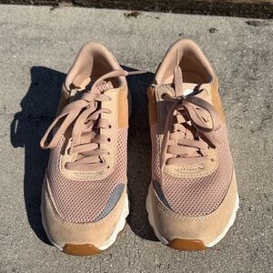 Sorel Women's Pink/Tan Sneakers size 8.5